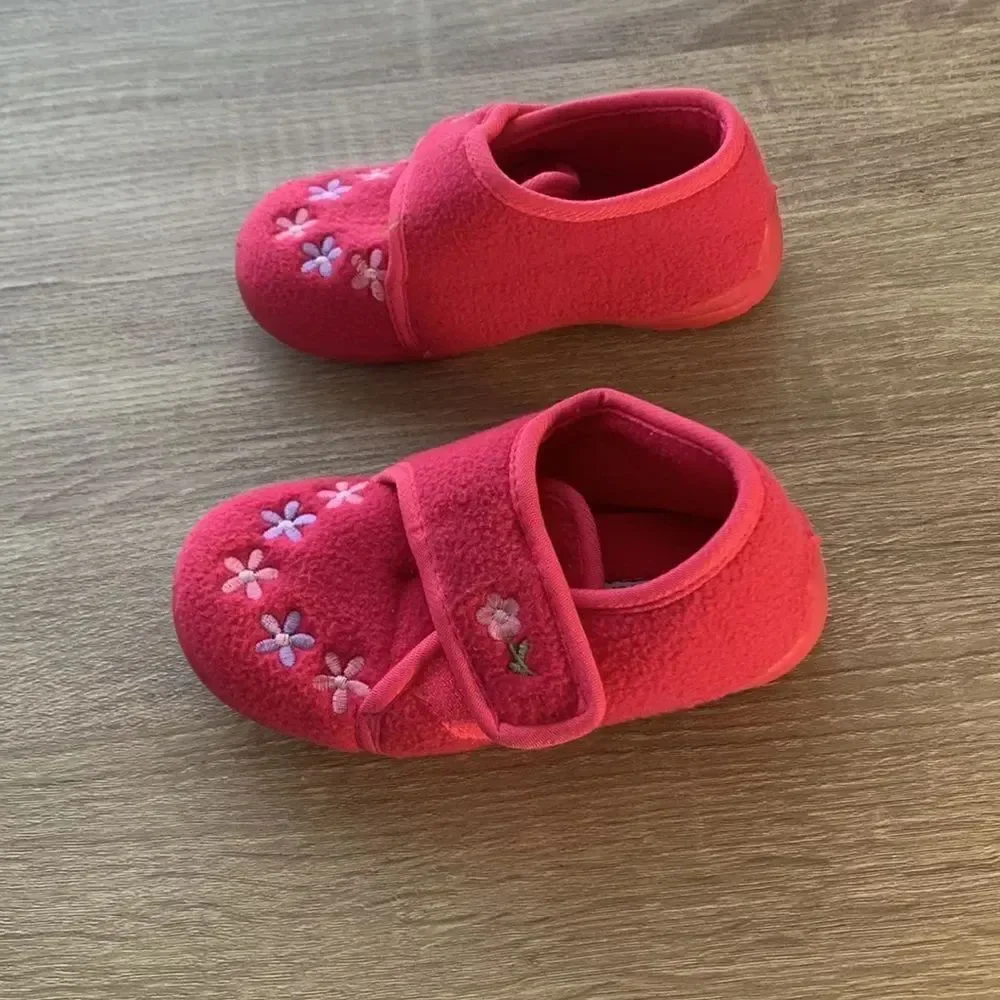 Karamel corn pink floral little girls shoes Size 6